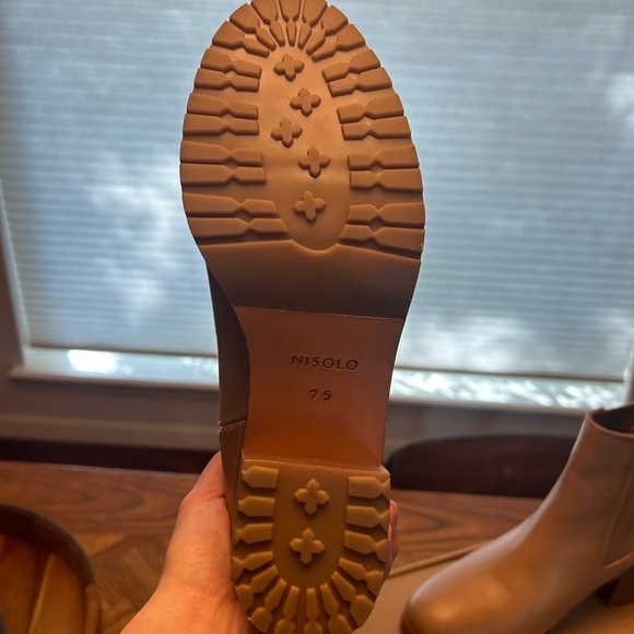Nisolo Ana Go-To Heeled Chelsea Boot, Almond, 7.5, New, Never worn - Picture 7 of 9